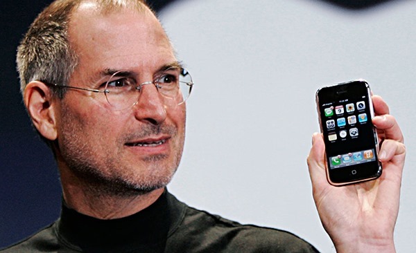 Steve-Jobs-iPhone-main.jpg