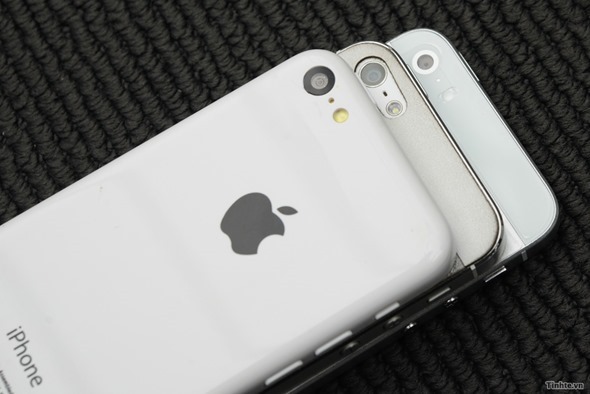 Side-By-Side Look At iPhone 5S And iPhone 5C In Full