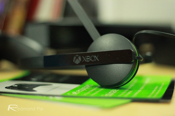 Xbox One chat headset 1