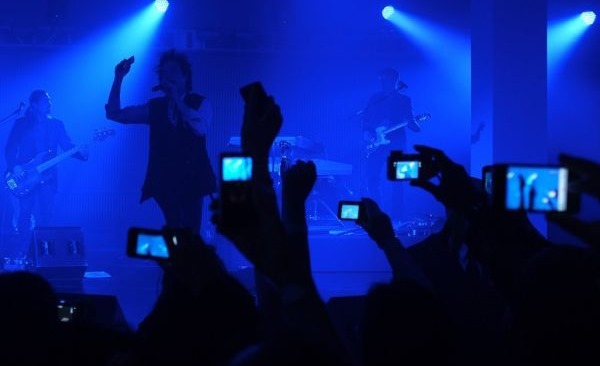 concert smartphone
